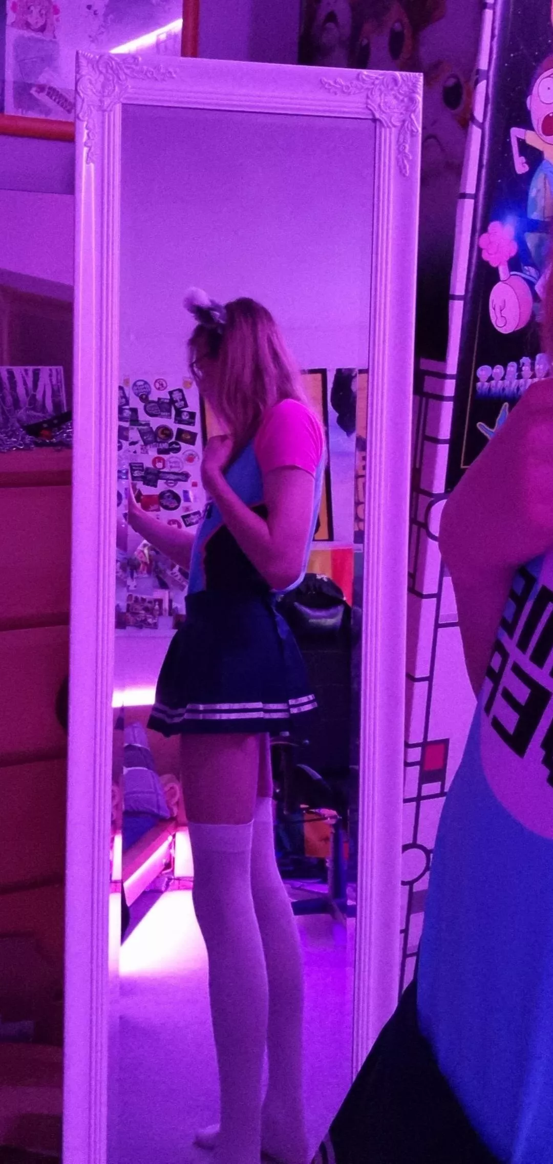 You know what day it is! And I feel super cute in this outfit for this femboy friday🥰🥰 posted by Liolanse