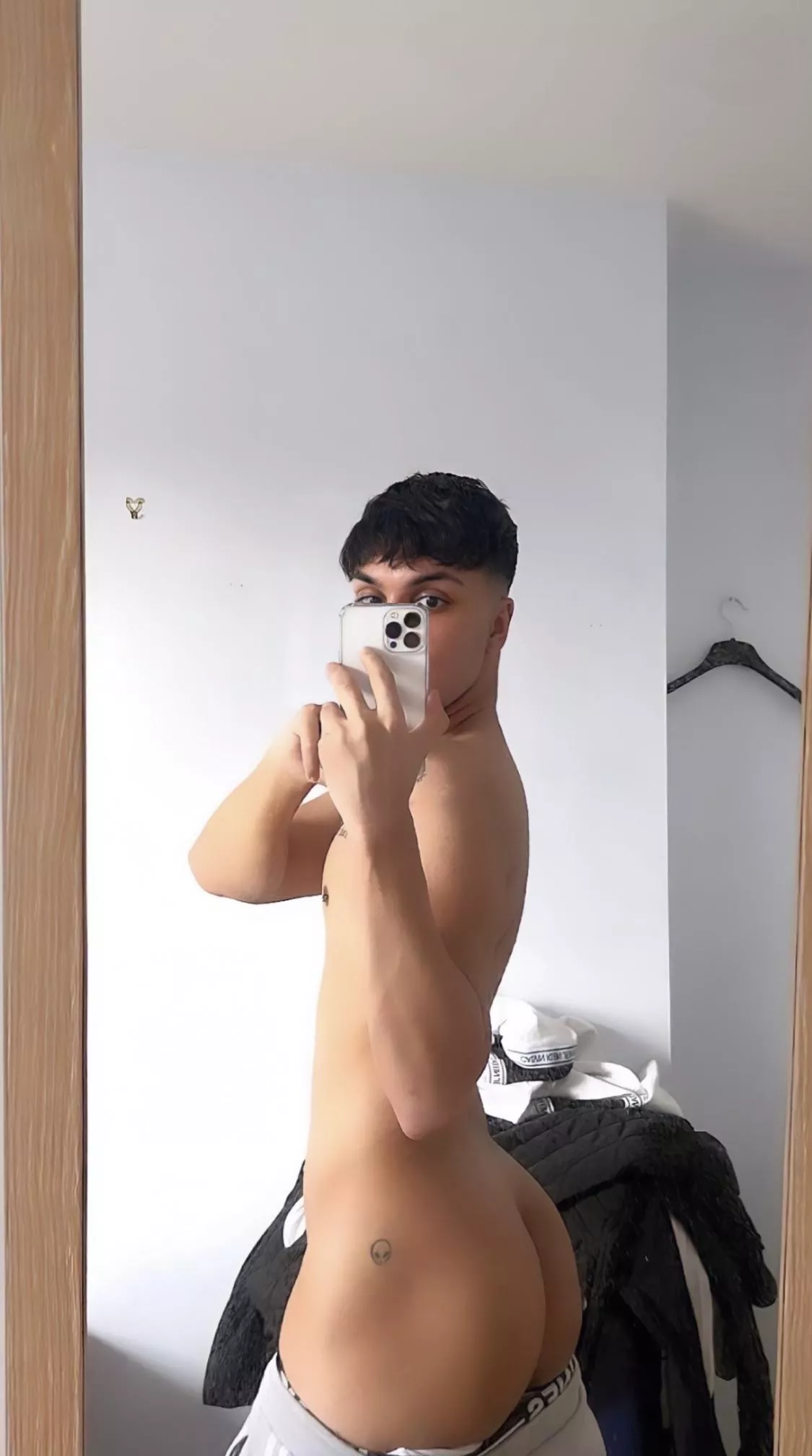 You know you wanna pin me down and fuck me 😛 posted by bubbletwink18xo