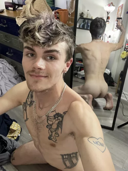 You like my 🍑? by aceheartbreak