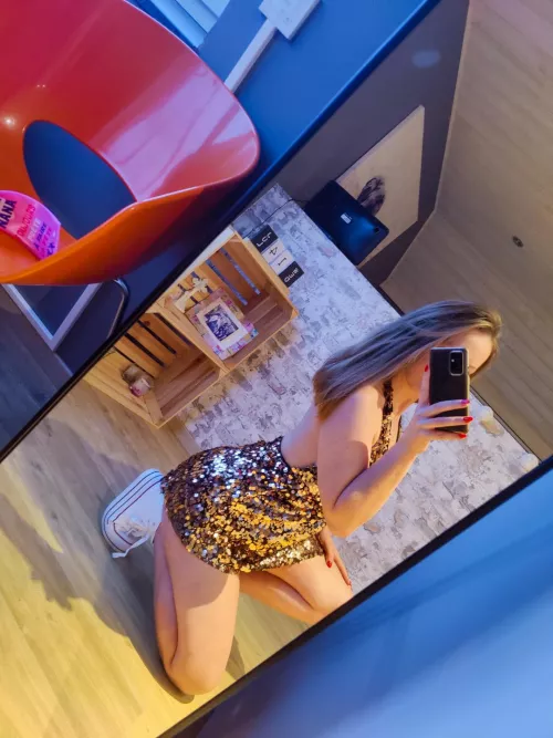 you like my dress? by Liloubx