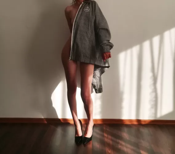 You like my sun-kissed legs? 😘❤ by brattyjenny