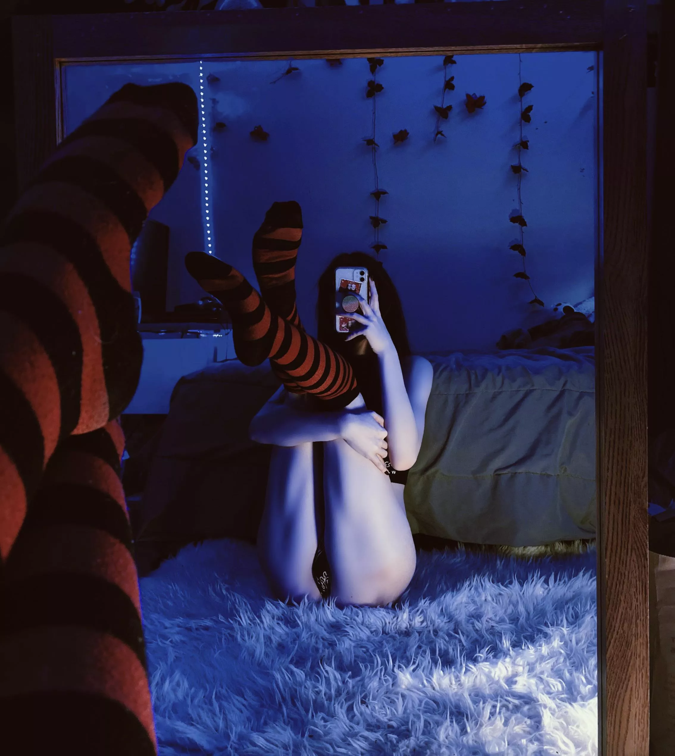 You like this pose? 🖤🥀 check comments for onlyfans link 🖤🥀 posted by BbyxGhost_