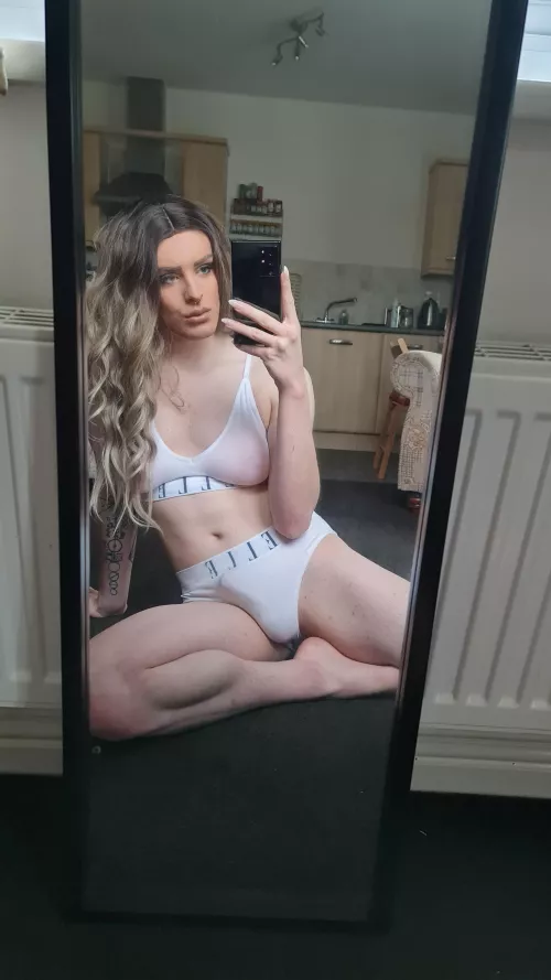 You like what I‘m hiding? 😇 by laramcx