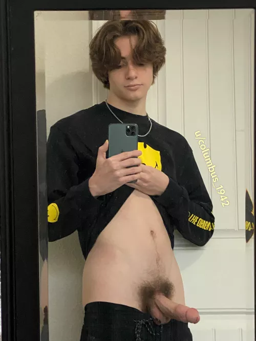 You need a BF to send you nudes like this? by Columbus_1942