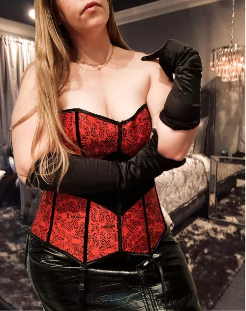 You shouldn’t let your Goddess wait slave… by sexygermangirl1