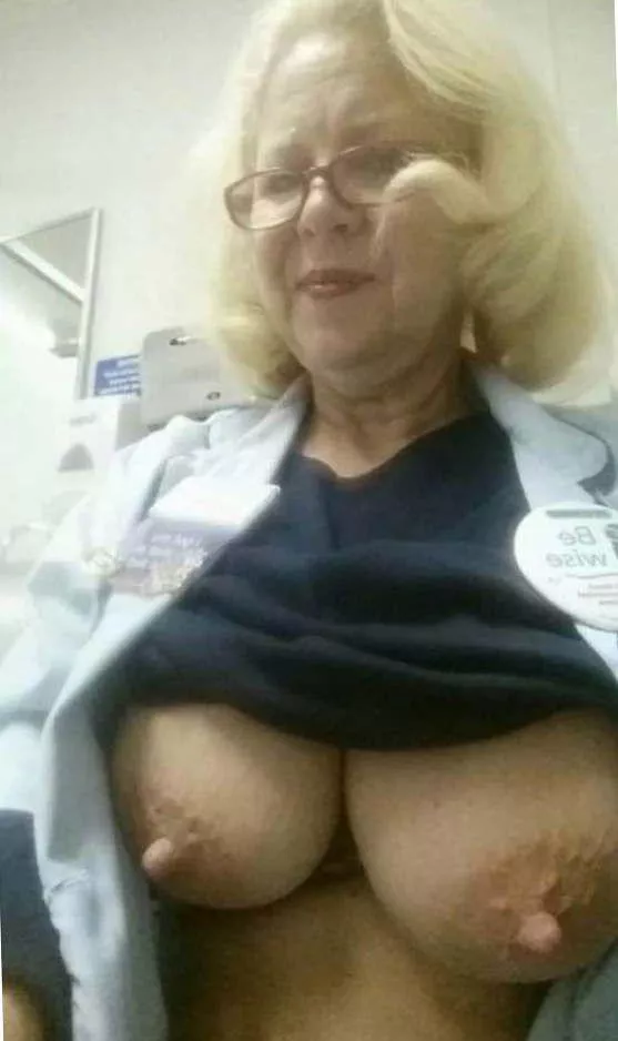 You walk in on the office granny photocopying her tits. What do you do? posted by Kep1Hern