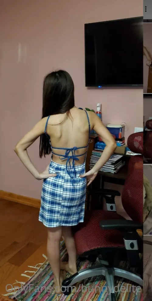 You want to hold my slender body? by BunnyDelite