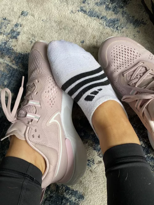 You wish you could see more by Angelic_Glow