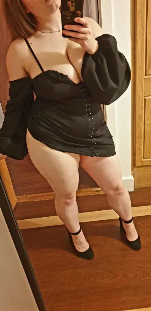 you.are.a.mommys.boy.and.ill.fuck.you.good 🍆🖤 by kittenscratches_