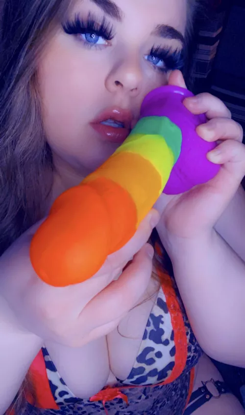 You’d try to reach purple to impress me, wouldn’t you? by Prinxesskittyfeet