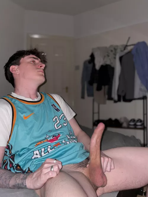 you’ll catch me eye fucking you long before you hold this > by mickaom