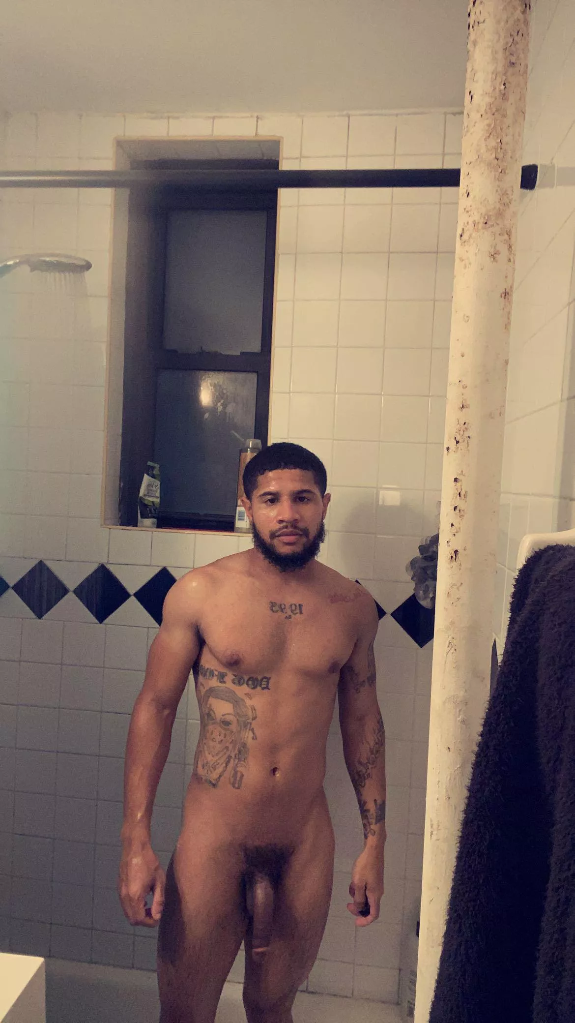 Young cocky posted by Maculant11