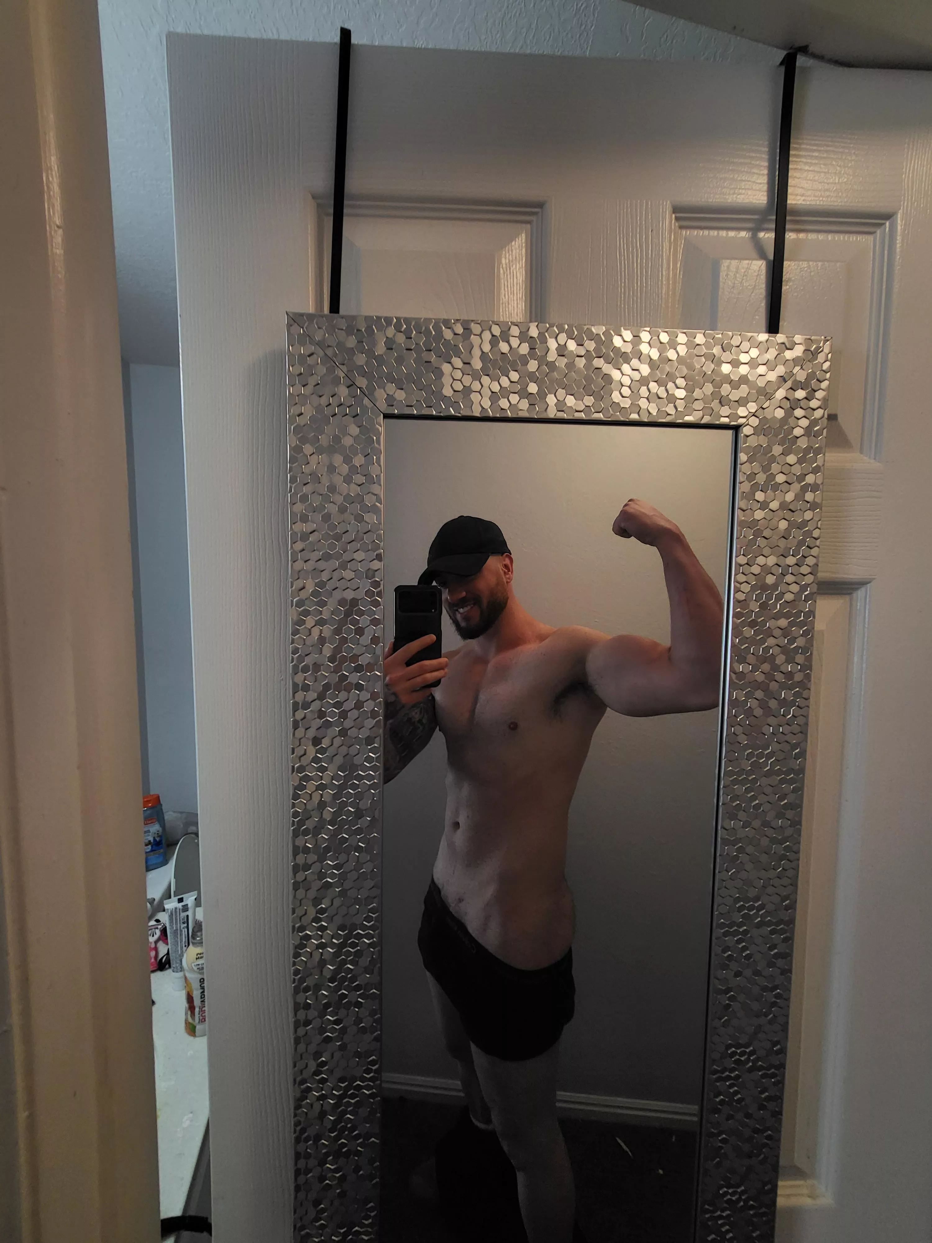 your bf is gone and I knock on door , what's your next move😈😈 posted by imdatguy69