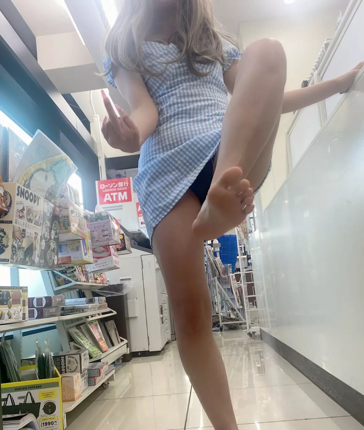 Your face goes under my feet! 👣😈 posted by Tokyo_taylor_feet