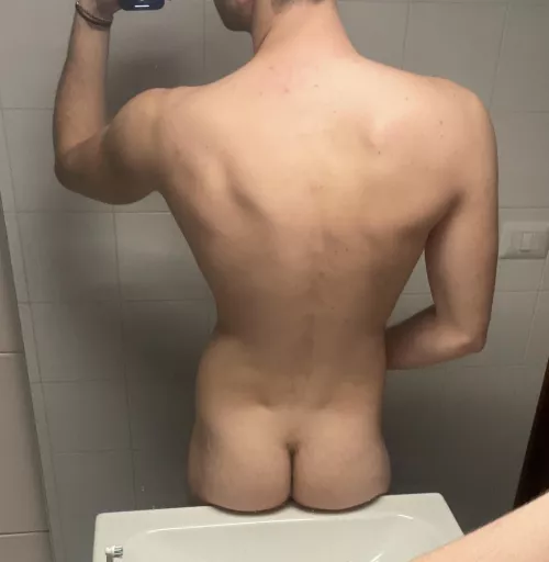 Your face = my chair by riccardh0t