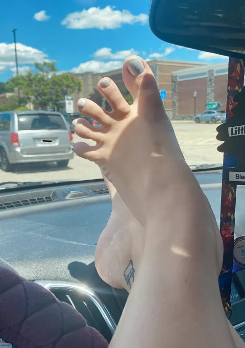 Your favorite toe spread 😏 by sole_littletime