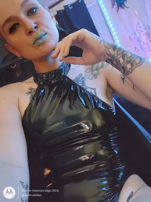 Your Queen wants to know: How will you please Her tonight? 👑 by Queenfrostbitten