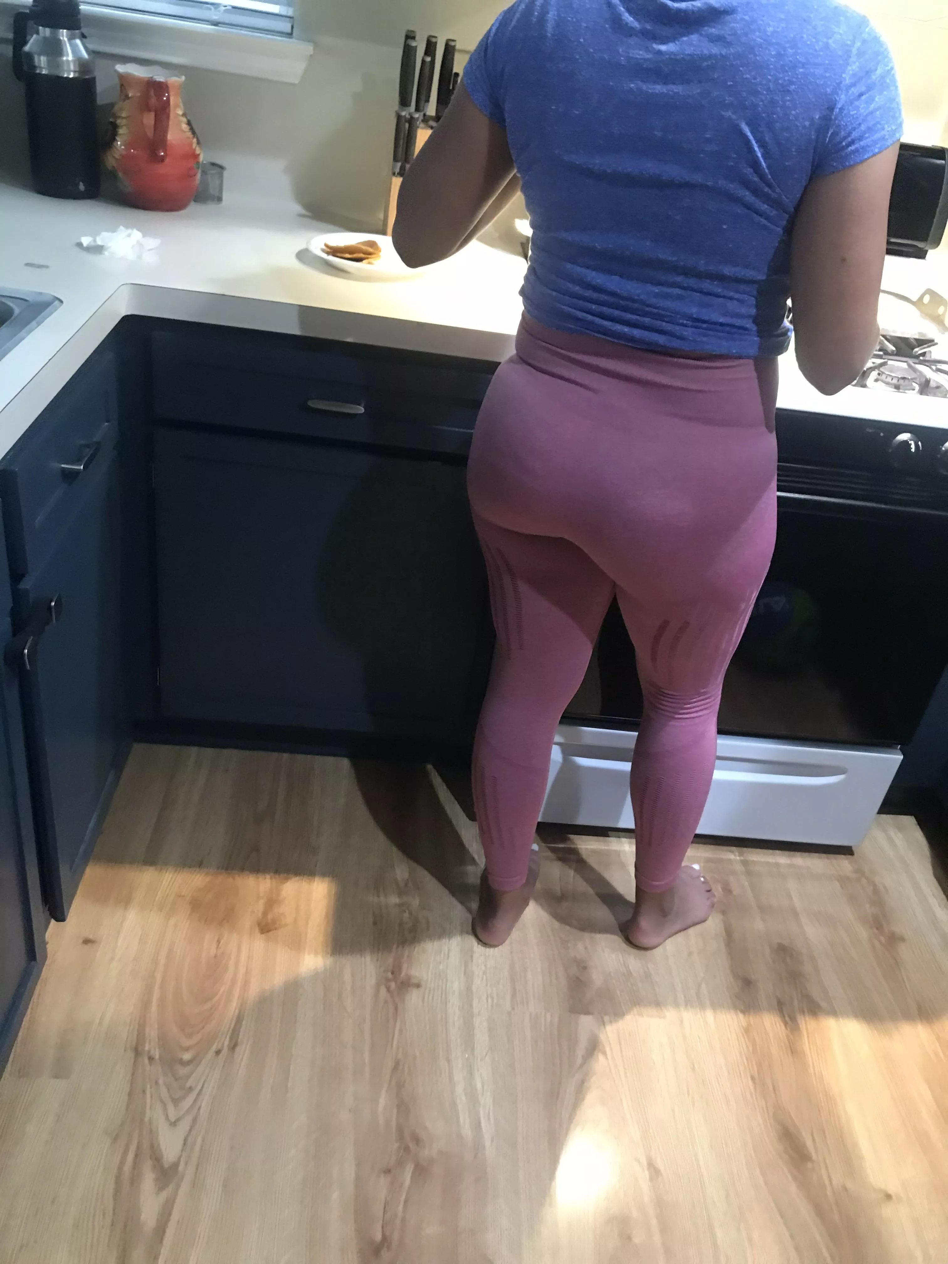 Your view while I cook! posted by nativemilf91