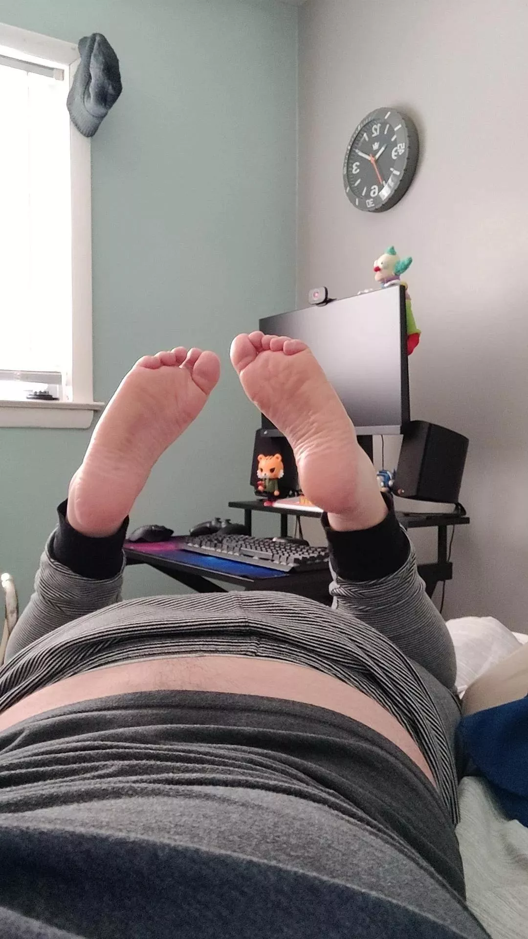 You're in my room gaming on my computer and notice these soles waving at you. What are you doing to them? posted by chi_footguy