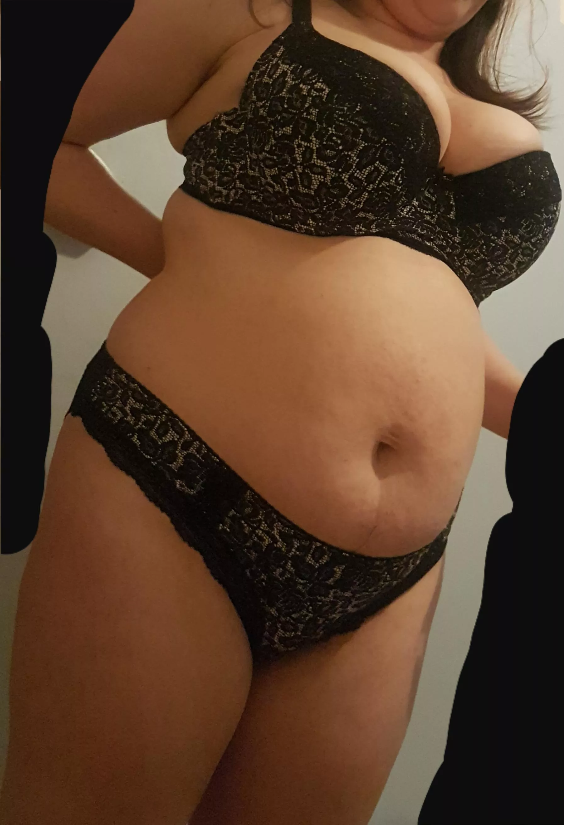 Yummy mummy curves! posted by Ghostly8769