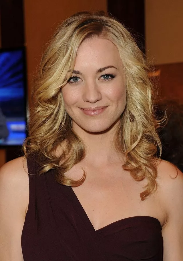Yvonne Strahovski posted by Man_of_culture_112