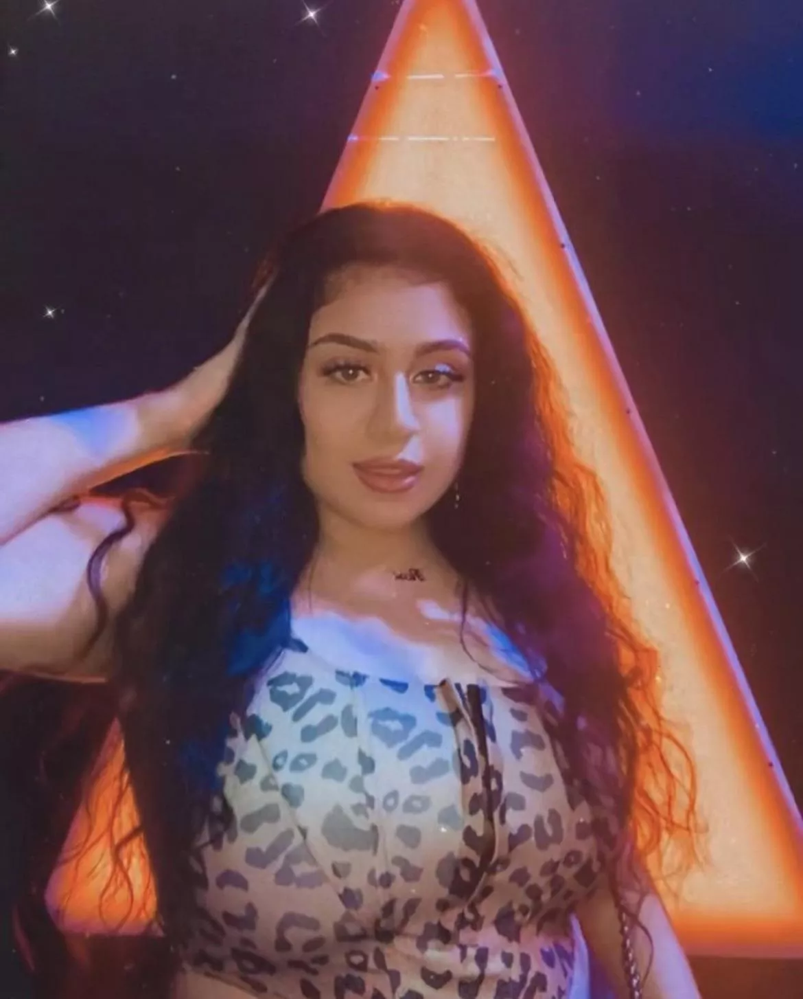 Zipper is holding on for dear life posted by Head_Puzzle_35