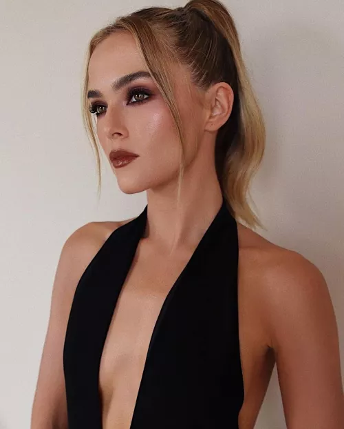 Zoey Deutch by Salohkin11