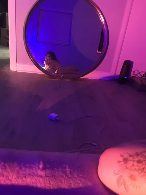 zoom in 😏 by lilvvvvv