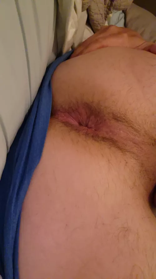 32 vers male. Any vers guys wanna play on video together? Add thatduude0223 by random_3223