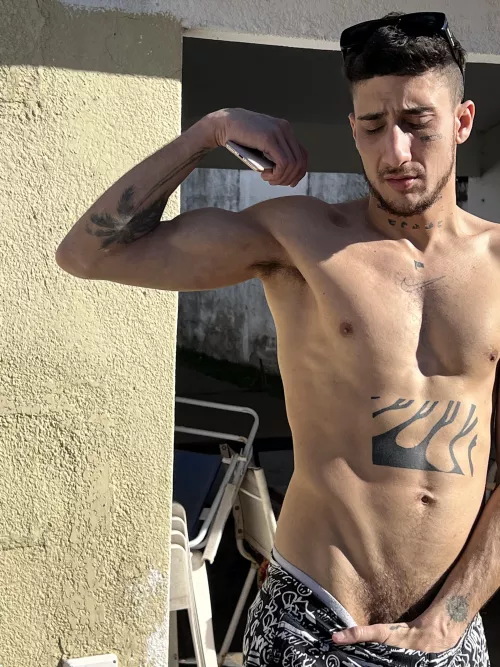 I want to misbehave 😈 by fardamn