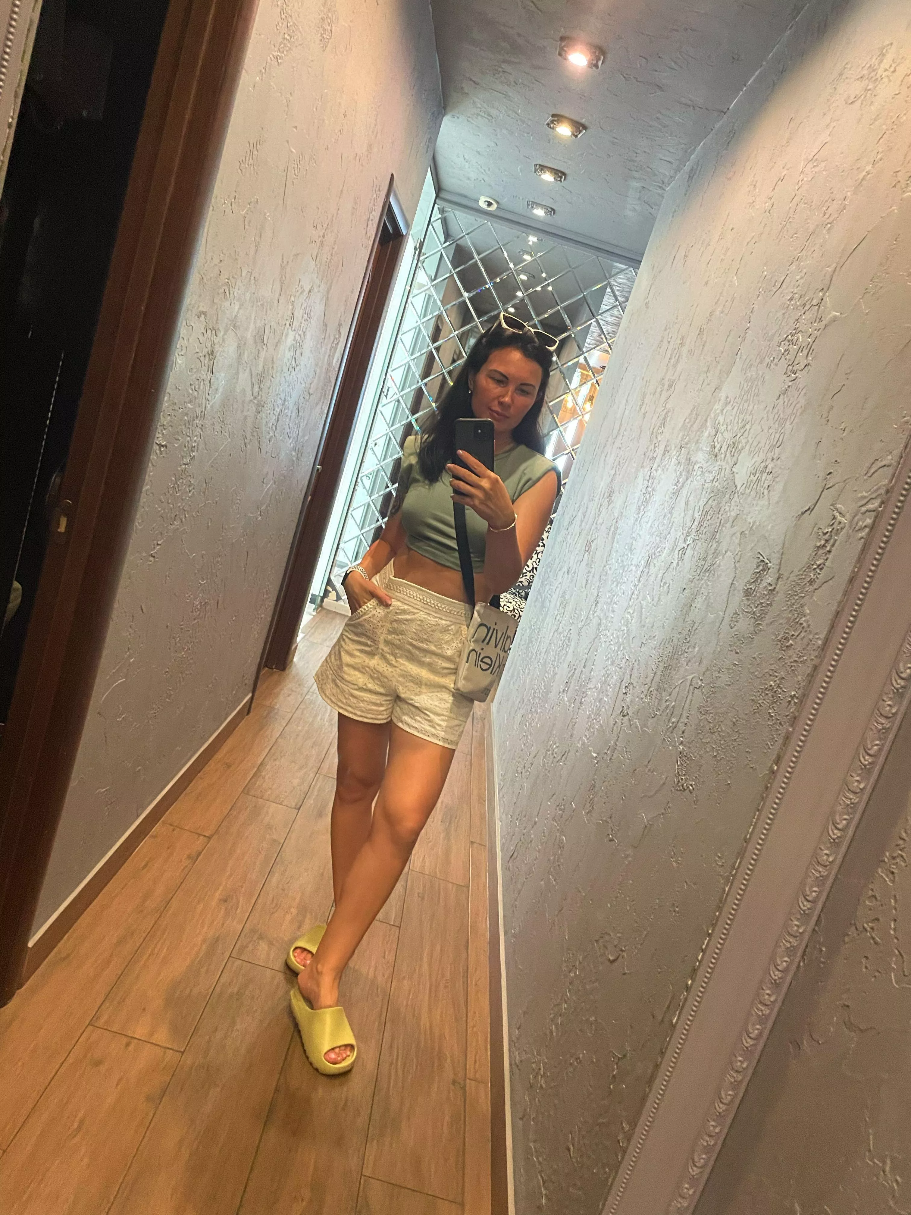 I'm bored, I urgently need someone to take advantage of me. posted by EdentalAirbrake755