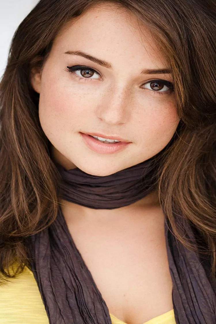 Milana Vayntrub posted by Happilysmash