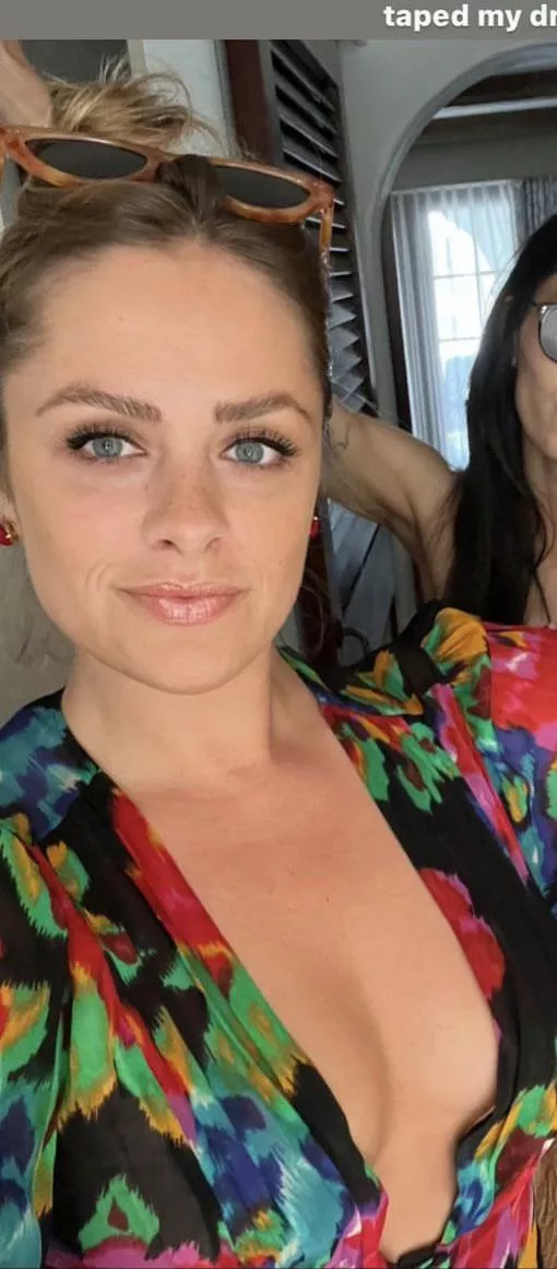 Spanish beauty pt.2 posted by altdaddie