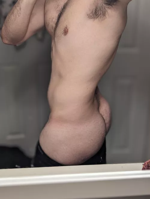 Straight guys pick on me for having a gay ass. Gay guys want to pick me up for having it 😏 by NathanSlade