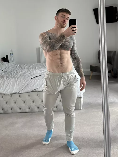 What caught your eye first? by Hatts_17