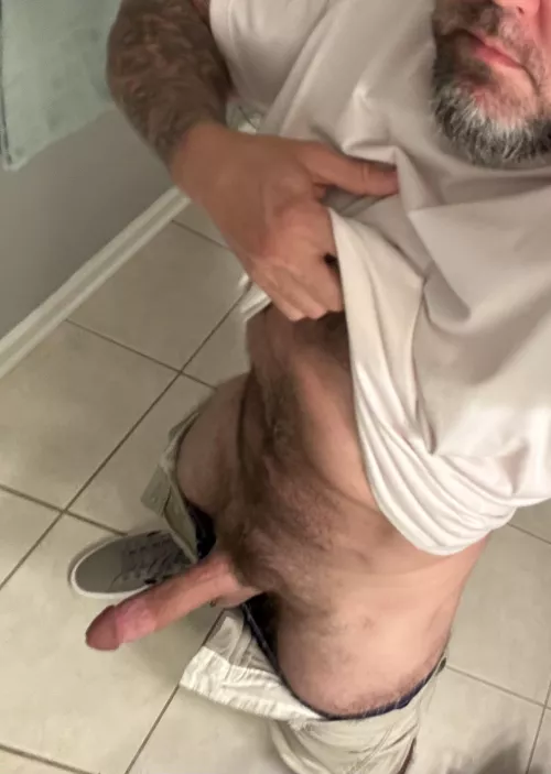 Would u fuck a (46)yr old Dad on the first date? by CarolinaDilf
