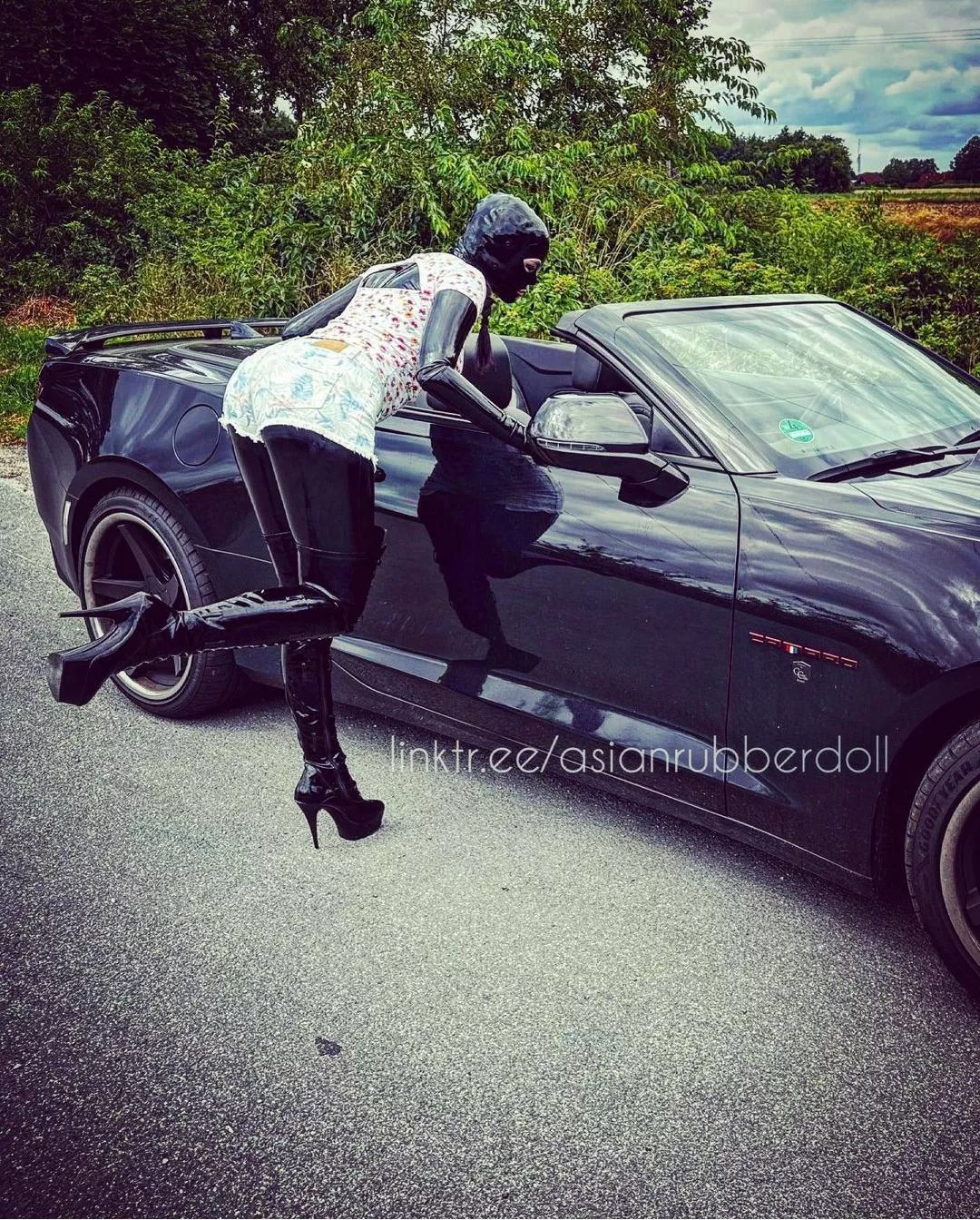 Can I hop on? 😇 posted by latex-desire