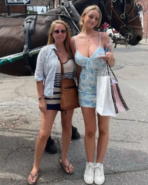 Destroyed mom by HawluchaPika