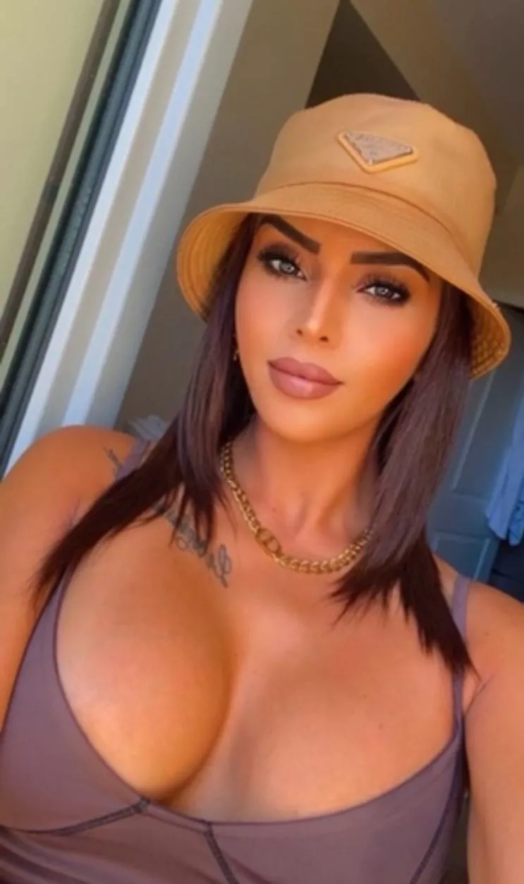 French-Moroccan 🥰 posted by candicebld