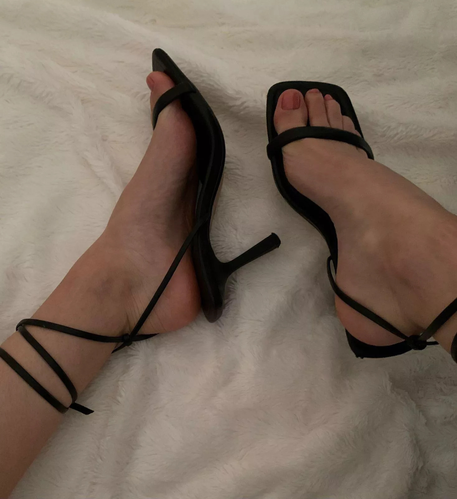 Fully naked, wild heels only😈 posted by Lauraaalove