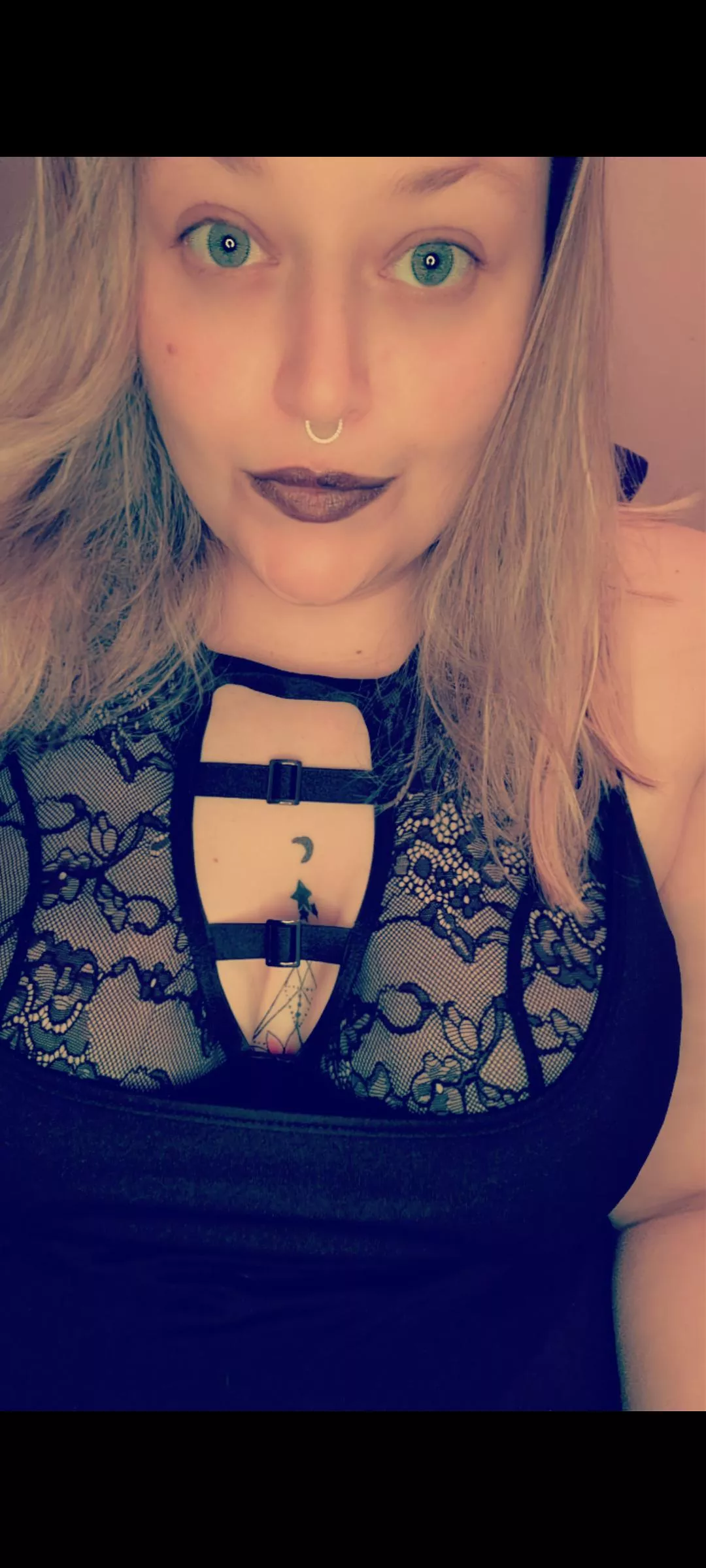 😘 happy Friday babes posted by thickglitterpunkbish