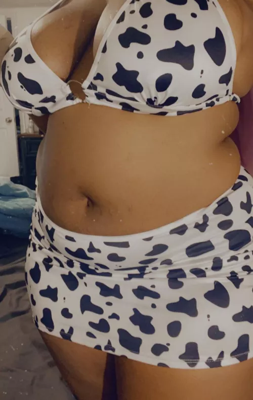 Ready for my milking and breeding session by BrownBrat96