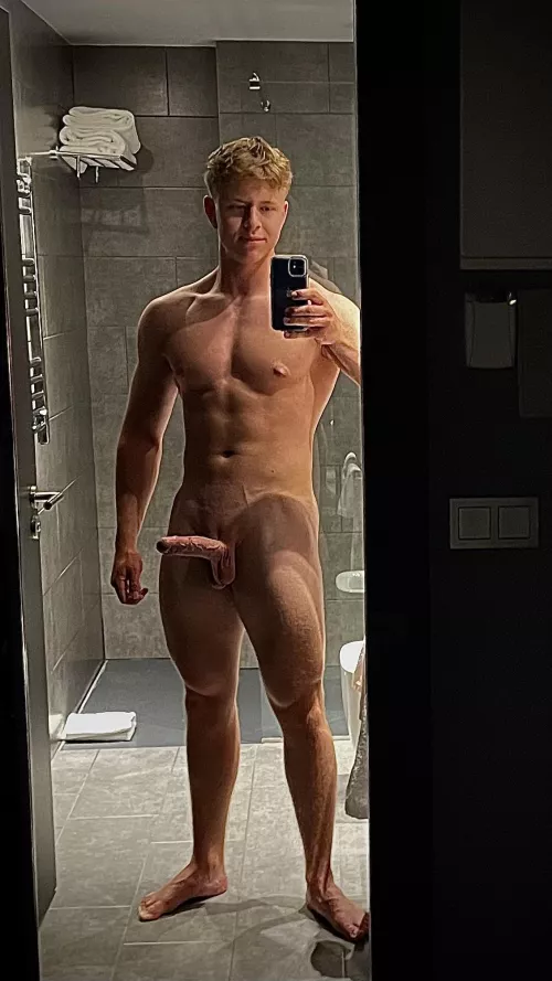 Would you get on your knees for me? by mnbvcxzlkjhgfdsajqiw