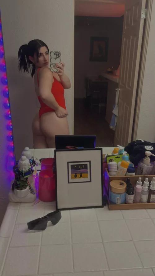 how would you rate the color red on me? :) by spookyzebras