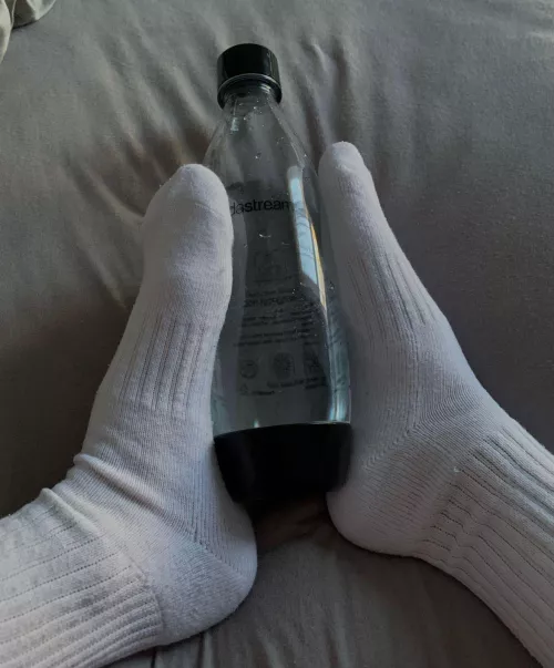 I bet you’ve never received a sockjob like that😈 by Lauraaalove