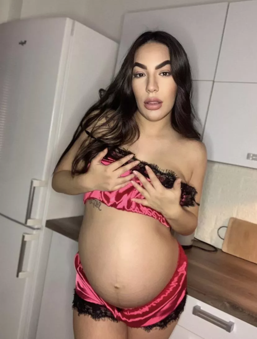 I want to be licked on my belly bby😘 posted by fairytalefeet