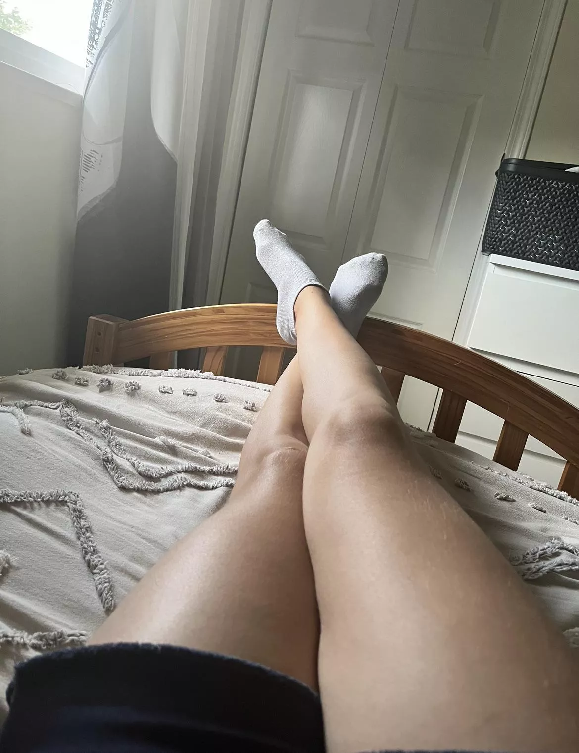 Lil white socks to worship posted by Mschacha