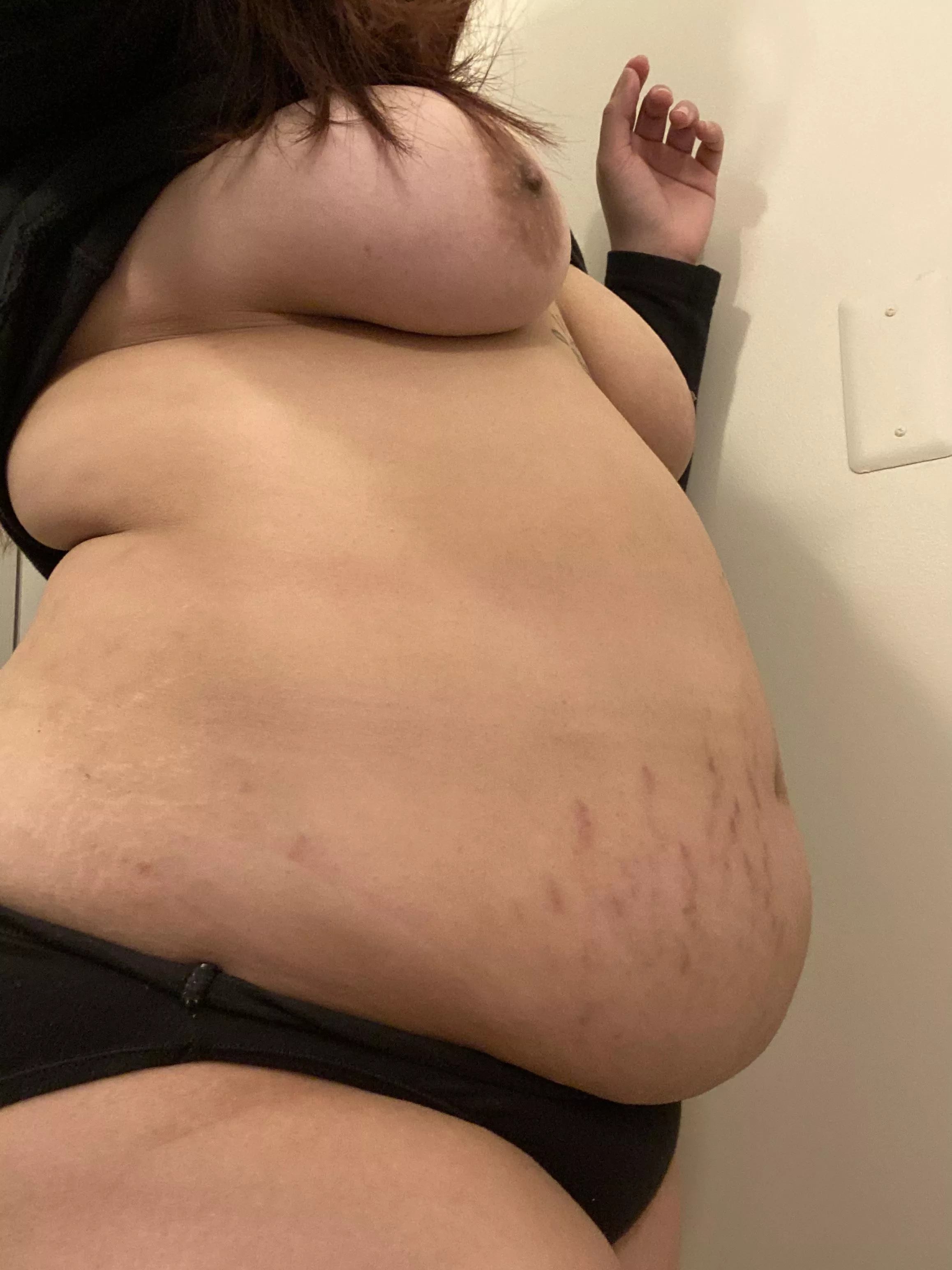 Submitting my application to be your feedee cumslut 😳🐷 posted by angelbabys18