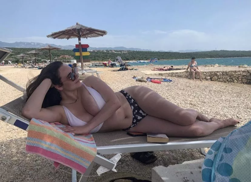 Big tits squeezed at the beach posted by mr__E67