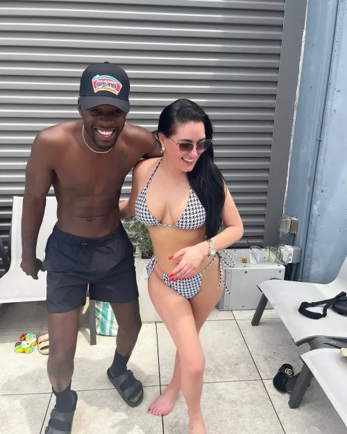 Black women are gorgeous....but do they like me? Dm me your honest opinion by jadmonster12